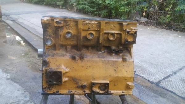 ขายเสื้อสูบ รถแมคโค โคมัสสุ 4-D-95 ใส่กับ pc-120-5 ไม่มีรอยแตกร้าว สภาพสวยครับ ขายไม่แพง