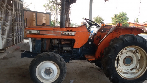 ขาย คูโบต้า2402สองเพลาครับ