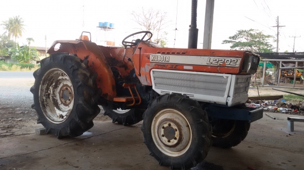 ขาย คูโบต้า2402สองเพลาครับ