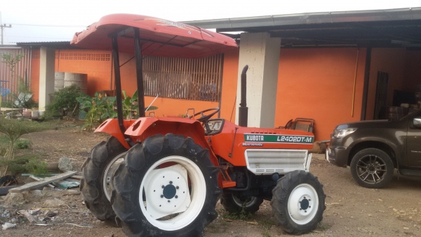 ขาย คูโบต้า2402สองเพลาครับ