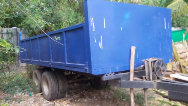 ขายด่วน  เทนเลอร์พ่วนรถไถ 8ล้อ ดั้ม สนใจติดต่อ 0840747874