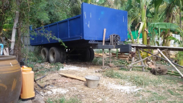 ขายด่วน  เทนเลอร์พ่วนรถไถ 8ล้อ ดั้ม สนใจติดต่อ 0840747874