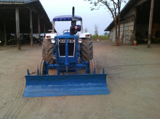 ขายรถไถFORD รุ่น6600 แท้ๆเสื้อลาย  สวยเดิมพร้อมใช้งานเอกสารเล่มทะเบียน