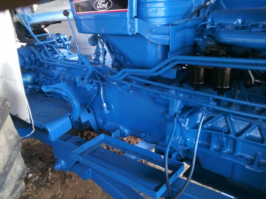 ขายรถไถFORD รุ่น6600 แท้ๆเสื้อลาย  สวยเดิมพร้อมใช้งานเอกสารเล่มทะเบียน