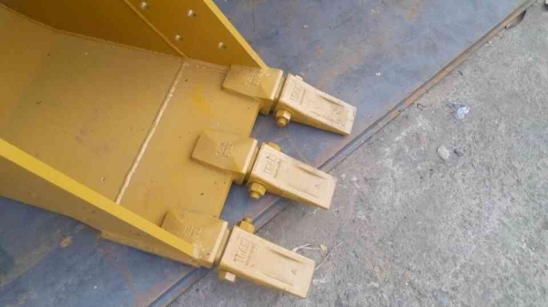 ขายและรับสั่งทำบุ้งกี้ รถแมคโค รับสั่งทำบุ้งกี้ตักดิน ขนาดแล้วแต่ความต้องการ ทุกรุ่นทุกขนาดรถเล็ก รถใหญ่ รับประกันความเเข็งแรง เชื่อมโดยเครื่องเชื่อมอัตโมมัติ