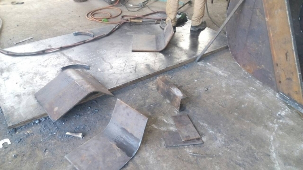 ขายและรับสั่งทำบุ้งกี้ รถแมคโค รับสั่งทำบุ้งกี้ตักดิน ขนาดแล้วแต่ความต้องการ ทุกรุ่นทุกขนาดรถเล็ก รถใหญ่ รับประกันความเเข็งแรง เชื่อมโดยเครื่องเชื่อมอัตโมมัติ