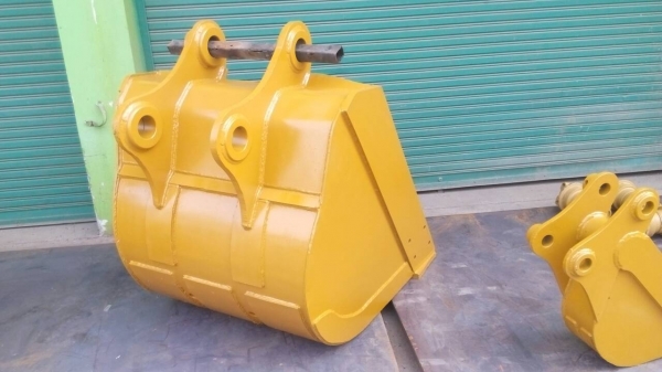 ขายและรับสั่งทำบุ้งกี้ รถแมคโค รับสั่งทำบุ้งกี้ตักดิน ขนาดแล้วแต่ความต้องการ ทุกรุ่นทุกขนาดรถเล็ก รถใหญ่ รับประกันความเเข็งแรง เชื่อมโดยเครื่องเชื่อมอัตโมมัติ