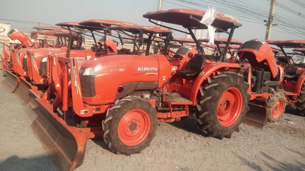 L4708 +ใบมีด รถปี 2556 / 772 ชั่วโมงงาน