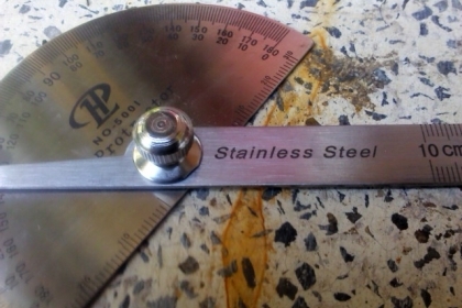 บรรทัดวัดมุม ใช้ง่ายสะดวก ชั้นส่วนน้อยวัดได้หลายอย่าง