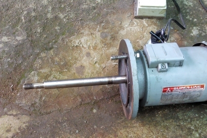 มอเตอร์ก้านยาว mitsubishi 200W. 3 เฟส 220 V.ต่อใช้ไฟบ้านได้ หมุน ซ้าย-ขวา ได้ สภาพพร้อมใช้