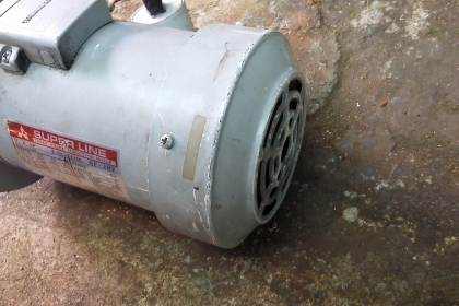 มอเตอร์ก้านยาว mitsubishi 200W. 3 เฟส 220 V.ต่อใช้ไฟบ้านได้ หมุน ซ้าย-ขวา ได้ สภาพพร้อมใช้