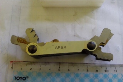 หวีวัดเกลียวยี่ห้อ APEX วัดได้ทั้งแบบ มม.และ นิ้ว มีตั้งแต่เล็กละเอียดสุดจนถึง ใหญ่สุด