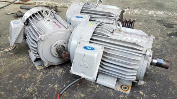 *** Sold *** มอเตอร์ MITSUBISHI 3 HP. 380V. Type SF-JR สภาพใหม่ 95\% โดนไฟเดือนเดียว สดจริงๆมาเทสก่อนได้ครับ!!