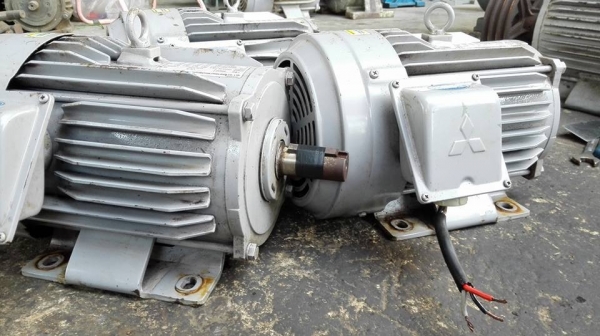 *** Sold *** มอเตอร์ MITSUBISHI 3 HP. 380V. Type SF-JR สภาพใหม่ 95\% โดนไฟเดือนเดียว สดจริงๆมาเทสก่อนได้ครับ!!