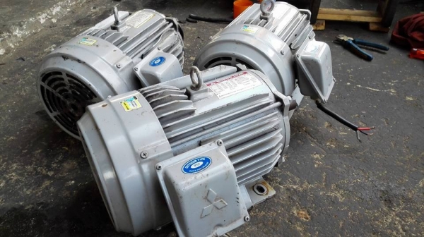 *** Sold *** มอเตอร์ MITSUBISHI 3 HP. 380V. Type SF-JR สภาพใหม่ 95\% โดนไฟเดือนเดียว สดจริงๆมาเทสก่อนได้ครับ!!