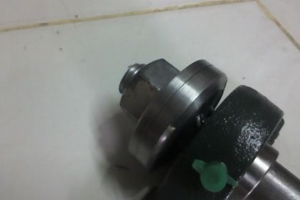 (งานทำตามสั่ง)เพลาแกนเลื่อยวงเดือนเอาไปยึดกับโต๋ะตัดไม้ เพลา1 นิ้ว ยาว35 cm. มีลูกปืนตุกตาให้พร้อม