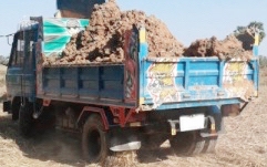 NISSAN UD 150 HP PD6 หกล้อดั๊มพ์ กระบะดั๊มพ์เหล็ก 5 ตันความยาว 3.60 เมตรสวยสภาพดีสุดๆพร้อมบรรทุกได้เลยครับ เครื่องยนต์แน่นดีแรงดีเดิมๆ ภายในห้องเก๋งคอนโซลสวยครบ แอร์เย็น พวงมาลัยเพาเวอร์ ช่วงล่างแน่นคัชซีสวยเดิมไม่มีบวม ยางสภาพเหมือนใหม่ทั้ง 6 เส้น เอกสาร