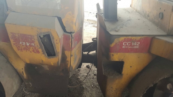 ขาย รถบดสั่นสะเทือนขนาดเล็ก DYNAPAC CC142 เอกสารเล่มทะเบียนครบ รถใช้งานอยู่ครับ ขาย รถบดสั่นสะเทือนขนาดเล็ก DYNAPAC CC142 เอกสารเล่มทะเบียนครบ รถใช้งานอยู่ครับ