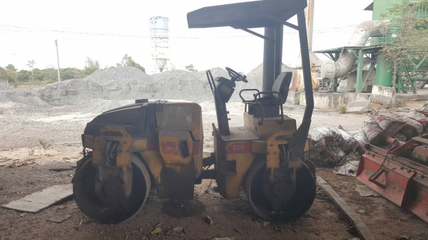 ขาย รถบดสั่นสะเทือนขนาดเล็ก DYNAPAC CC142 เอกสารเล่มทะเบียนครบ รถใช้งานอยู่ครับ ขาย รถบดสั่นสะเทือนขนาดเล็ก DYNAPAC CC142 เอกสารเล่มทะเบียนครบ รถใช้งานอยู่ครับ