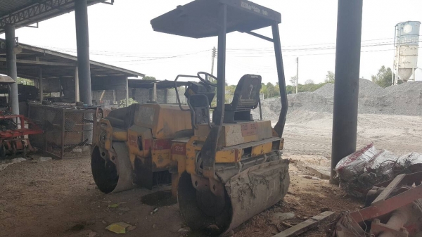 ขาย รถบดสั่นสะเทือนขนาดเล็ก DYNAPAC CC142 เอกสารเล่มทะเบียนครบ รถใช้งานอยู่ครับ ขาย รถบดสั่นสะเทือนขนาดเล็ก DYNAPAC CC142 เอกสารเล่มทะเบียนครบ รถใช้งานอยู่ครับ