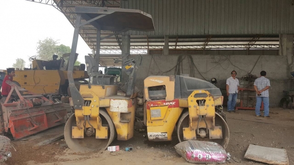 ขาย รถบดสั่นสะเทือนขนาดเล็ก DYNAPAC CC142 เอกสารเล่มทะเบียนครบ รถใช้งานอยู่ครับ ขาย รถบดสั่นสะเทือนขนาดเล็ก DYNAPAC CC142 เอกสารเล่มทะเบียนครบ รถใช้งานอยู่ครับ