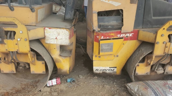 ขาย รถบดสั่นสะเทือนขนาดเล็ก DYNAPAC CC142 เอกสารเล่มทะเบียนครบ รถใช้งานอยู่ครับ ขาย รถบดสั่นสะเทือนขนาดเล็ก DYNAPAC CC142 เอกสารเล่มทะเบียนครบ รถใช้งานอยู่ครับ