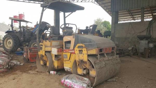 ขาย รถบดสั่นสะเทือนขนาดเล็ก DYNAPAC CC142 เอกสารเล่มทะเบียนครบ รถใช้งานอยู่ครับ