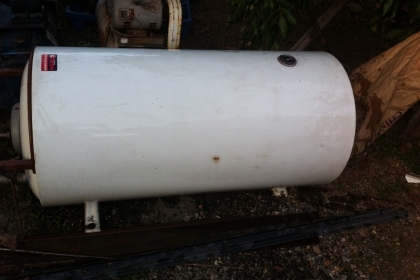 เครื่องทำน้ำอุ่นแบบต้มเก็บไว้ในถัง THERMAX ของอิตาลิที่บุฉนวนกันความร้อนออกกินไฟแค่ 2400W..เก็บน้ำได้ 200 ลิตร