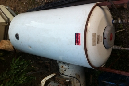 เครื่องทำน้ำอุ่นแบบต้มเก็บไว้ในถัง THERMAX ของอิตาลิที่บุฉนวนกันความร้อนออกกินไฟแค่ 2400W..เก็บน้ำได้ 200 ลิตร