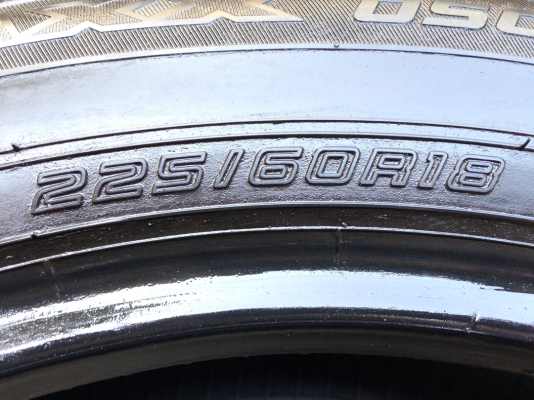 ยาง Dunlop 225 60 18 สิ้นปี13 ดอกเต็ม ไม่มีปะ เนื้อนิ่มๆ ราคาไม่แพง
