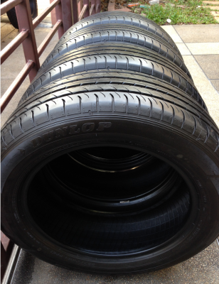 ยาง Dunlop 225 60 18 สิ้นปี13 ดอกเต็ม ไม่มีปะ เนื้อนิ่มๆ ราคาไม่แพง