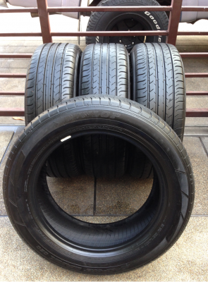 ยาง Dunlop 225 60 18 สิ้นปี13 ดอกเต็ม ไม่มีปะ เนื้อนิ่มๆ ราคาไม่แพง