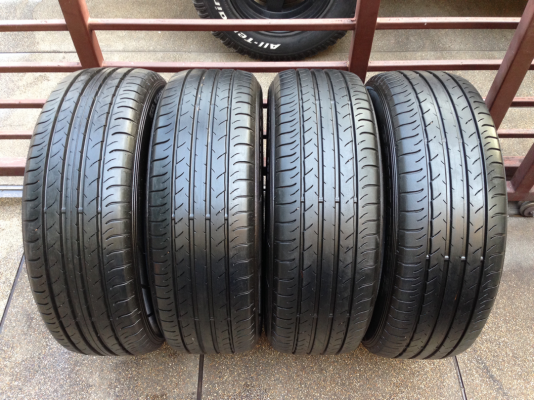 ยาง Dunlop 225 60 18 สิ้นปี13 ดอกเต็ม ไม่มีปะ เนื้อนิ่มๆ ราคาไม่แพง