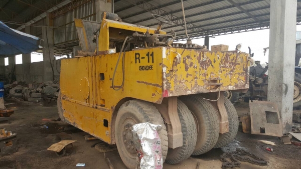 ขาย รถบดล้อยาง 7 ล้อ เอกสารเล่มทะเบียนครบ กำลังซ่อมเกียร์ให้ใช้งานได้ปกติ