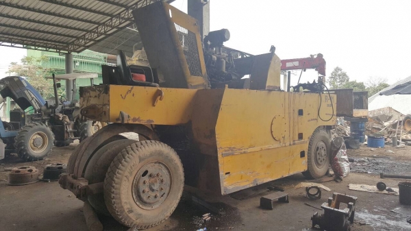 ขาย รถบดล้อยาง 7 ล้อ เอกสารเล่มทะเบียนครบ กำลังซ่อมเกียร์ให้ใช้งานได้ปกติ