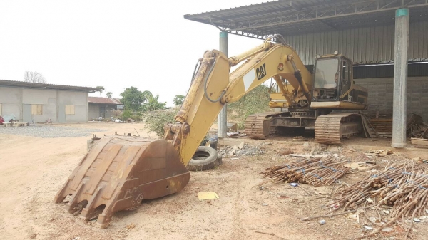 ขาย แบคโฮ CAT 330 สภาพสวยพร้อมใช้งาน เครื่องแน่นไม่หลวม ช่วงล่างดี ไฟฟ้าครบ เอกสารเล่มทะเบียนครบ ขาย แบคโฮ CAT 330 สภาพสวยพร้อมใช้งาน เครื่องแน่นไม่หลวม ช่วงล่างดี ไฟฟ้าครบ เอกสารเล่มทะเบียนครบ