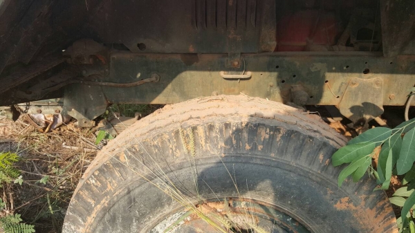 ขาย รถเรียว 3 เพลา ติดวินส์หน้า-หลัง พร้อมเครน 3 ตัน คัสซีสวยตลอดเส้น เครื่องยนต์เบนซิน เบรคทิฟฟี่ พวงมาลัยพาวเวอร์ เอกสารชุดประมูล ราคาต่อรองได้ครับ