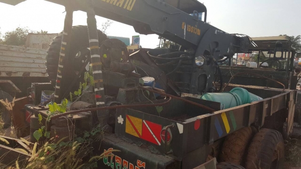 ขาย รถเรียว 3 เพลา ติดวินส์หน้า-หลัง พร้อมเครน 3 ตัน คัสซีสวยตลอดเส้น เครื่องยนต์เบนซิน เบรคทิฟฟี่ พวงมาลัยพาวเวอร์ เอกสารชุดประมูล ราคาต่อรองได้ครับ