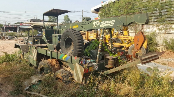 ขาย รถเรียว 3 เพลา ติดวินส์หน้า-หลัง พร้อมเครน 3 ตัน คัสซีสวยตลอดเส้น เครื่องยนต์เบนซิน เบรคทิฟฟี่ พวงมาลัยพาวเวอร์ เอกสารชุดประมูล ราคาต่อรองได้ครับ