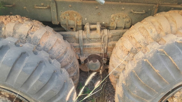 ขาย รถเรียว 3 เพลา ติดวินส์หน้า-หลัง พร้อมเครน 3 ตัน คัสซีสวยตลอดเส้น เครื่องยนต์เบนซิน เบรคทิฟฟี่ พวงมาลัยพาวเวอร์ เอกสารชุดประมูล ราคาต่อรองได้ครับ