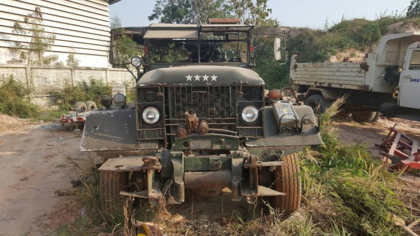 ขาย รถเรียว 3 เพลา ติดวินส์หน้า-หลัง พร้อมเครน 3 ตัน คัสซีสวยตลอดเส้น เครื่องยนต์เบนซิน เบรคทิฟฟี่ พวงมาลัยพาวเวอร์ เอกสารชุดประมูล ราคาต่อรองได้ครับ