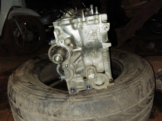 ขายฝาสูบยกชุด ชุดไอดี ราง วีโก้ 2500 ครบๆ ราคา 11500 ครับ อื่นๆ