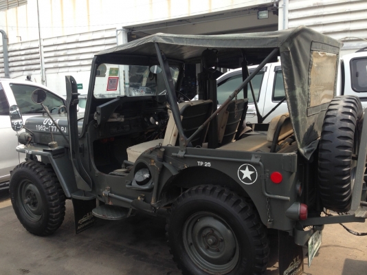 จี๊ปมิตซูสภาพสวยออปชั่นเต็มพร้อมพ่วงท้ายมีทะเบียนถูกต้อง