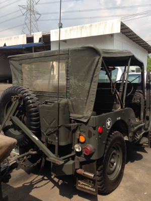 จี๊ปมิตซูสภาพสวยออปชั่นเต็มพร้อมพ่วงท้ายมีทะเบียนถูกต้อง