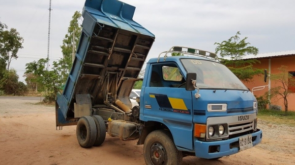 ขายรถดัมพ์6ล้อ อีซูซุKS115 แชชซีสวยเครื่องดี เฟืองท้าย6น็อต เพาเวอร์ เอกสารเช่มทะเบียนครบ หัวยกได้