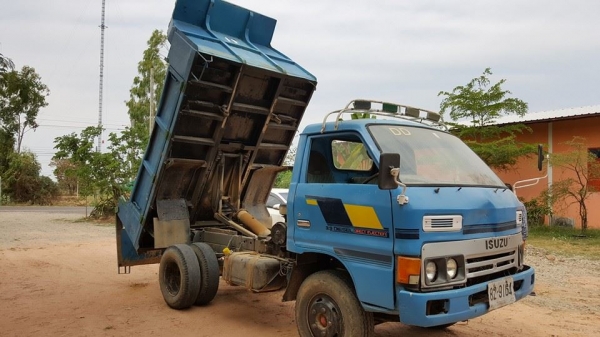 ขายรถดัมพ์6ล้อ อีซูซุKS115 แชชซีสวยเครื่องดี เฟืองท้าย6น็อต เพาเวอร์ เอกสารเช่มทะเบียนครบ หัวยกได้