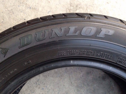 ยาง DUNLOP 215-60-16 ปี 15 ครบชุด 4 เส้น 4000  ไม่ควรพลาดสภาพสวยๆยางนิ่มๆไม่มีปะไม่บวมดอกยางเหลือเยอะเอาไปวิ่งกันใด้อีกยาวค่ะ