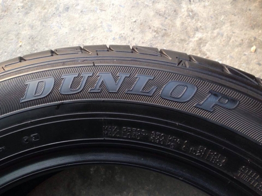 ยาง DUNLOP 215-60-16 ปี 14 ครบชุด 4 เส้น 3800  ไม่ควรพลาดสภาพสวยๆยางนิ่มๆไม่มีปะไม่บวมดอกยางเหลือเยอะเอาไปวิ่งกันใด้อีกยาวค่ะ