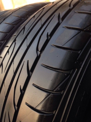 ยาง DUNLOP 215-60-16 ปี 14 ครบชุด 4 เส้น 3800  ไม่ควรพลาดสภาพสวยๆยางนิ่มๆไม่มีปะไม่บวมดอกยางเหลือเยอะเอาไปวิ่งกันใด้อีกยาวค่ะ