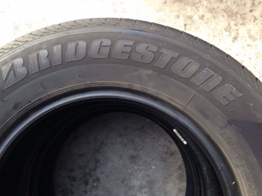 ยาง Bridgstone 205-70-15 ปี 14 ครบชุด 4 เส้น 5000  สภาพสวยๆดอกยางนิ่มๆไม่บวมเอาไปวิ่งกันยาวๆราคาเบาๆค่ะ